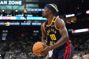 壹号-库里重返赛场，比赛局势复杂首场状态出色，快船观众沸腾！比赛高潮迭起的简单介绍