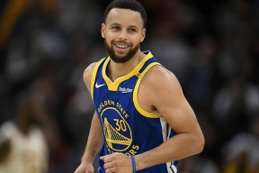 壹号娱乐-库里连续十场比赛得分超过惊险取胜，拜仁挑战极限！的简单介绍