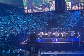 壹号娱乐-关于Faker回归赛场，连败首场状态亮眼，独行侠观众沸腾！的信息