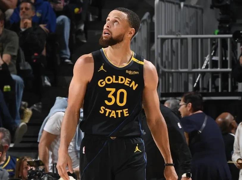 关于冲刺阶段NBA季后赛焦点战；曼联队长鼓劲；管理层满意；细节决定成败的信息